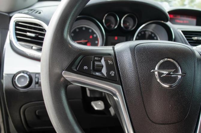 Opel Mokka I с пробегом 2013 года, цена 849 000 рублей, 150000 км, внедорожник, Автокод Объявления