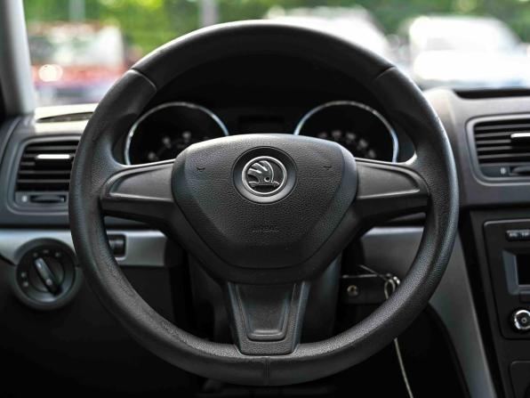 Skoda Yeti I Рестайлинг с пробегом 2015 года, цена 1 275 000 рублей, 100520 км, внедорожник, Автокод Объявления