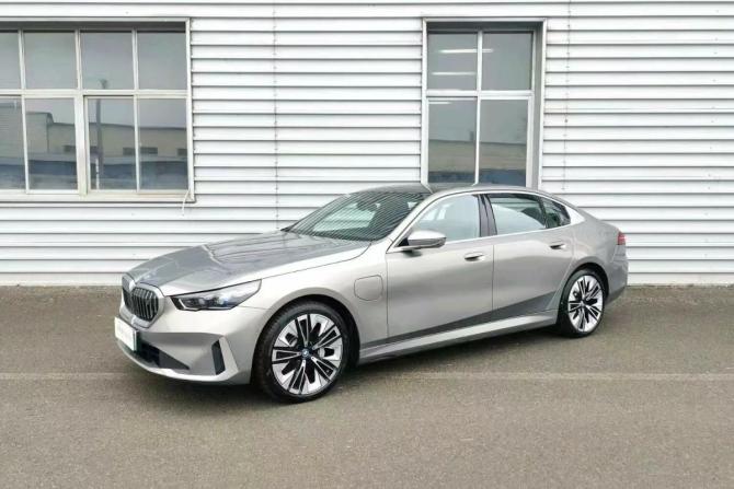 BMW i5 с пробегом 2024 года, цена 6 990 000 рублей, 10478 км, седан, Автокод Объявления