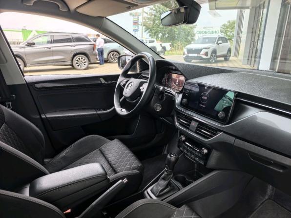 Skoda Rapid II с пробегом 2022 года, цена 1 825 000 рублей, 89000 км, лифтбек, Автокод Объявления