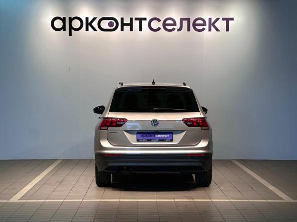 Volkswagen Tiguan II с пробегом 2020 года, цена 2 200 000 рублей, 124281 км, внедорожник, Автокод Объявления