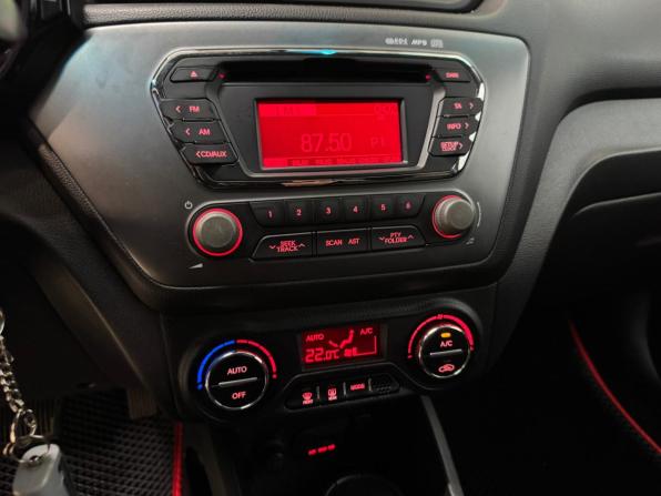 Kia Rio III с пробегом 2013 года, цена 998 000 рублей, 84323 км, седан, Автокод Объявления