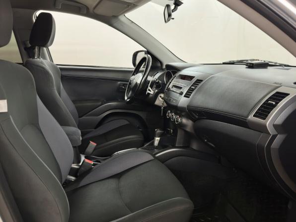 Mitsubishi Outlander II Рестайлинг с пробегом 2009 года, цена 870 000 рублей, 241850 км, внедорожник, Автокод Объявления