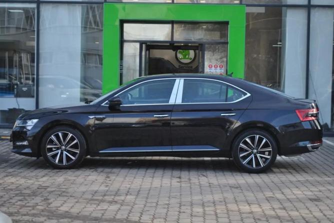 Skoda Superb III Рестайлинг с пробегом 2025 года, цена 3 490 000 рублей, 10 км, лифтбек, Автокод Объявления