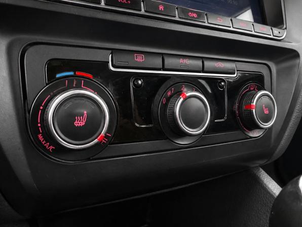 Volkswagen Jetta VI Рестайлинг с пробегом 2016 года, цена 1 239 000 рублей, 153000 км, седан, Автокод Объявления