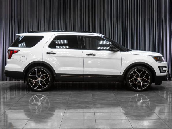 Ford Explorer V Рестайлинг с пробегом 2016 года, цена 2 899 000 рублей, 208054 км, внедорожник, Автокод Объявления