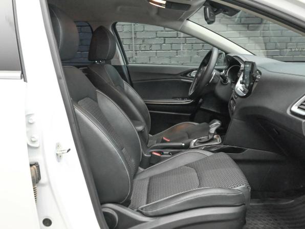Kia Ceed III с пробегом 2021 года, цена 2 180 000 рублей, 44110 км, универсал, Автокод Объявления
