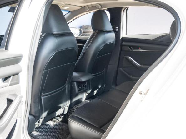 Mazda 3 IV (BP) с пробегом 2021 года, цена 1 900 000 рублей, 64971 км, седан, Автокод Объявления