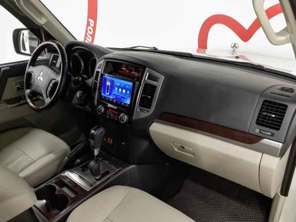 Mitsubishi Pajero IV Рестайлинг 2 с пробегом 2019 года, цена 3 660 000 рублей, 35948 км, внедорожник, Автокод Объявления