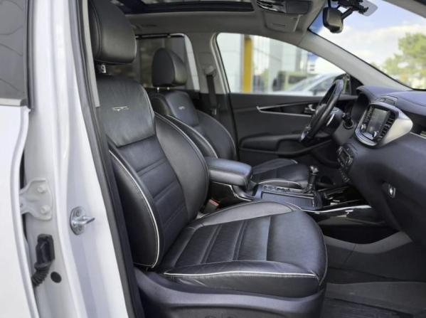 Kia Sorento II Рестайлинг с пробегом 2018 года, цена 2 455 000 рублей, 215000 км, внедорожник, Автокод Объявления