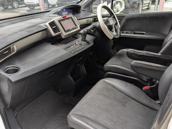 Honda Freed I Рестайлинг с пробегом 2011 года, цена 1 149 900 рублей, 168000 км, компактвэн, Автокод Объявления