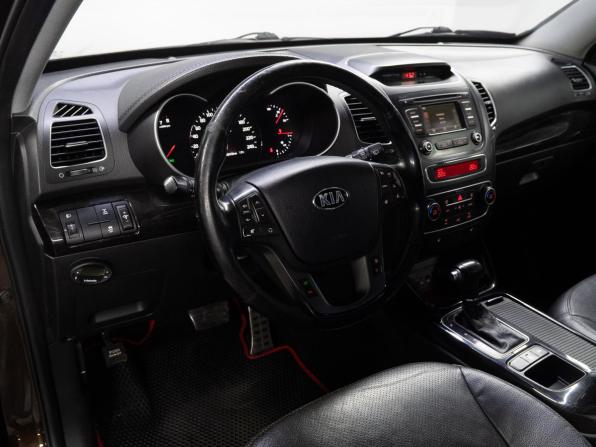 Kia Sorento II Рестайлинг с пробегом 2013 года, цена 1 680 000 рублей, 239643 км, внедорожник, Автокод Объявления