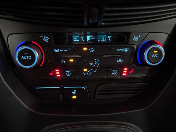 Ford Kuga II Рестайлинг с пробегом 2018 года, цена 1 500 000 рублей, 98032 км, внедорожник, Автокод Объявления