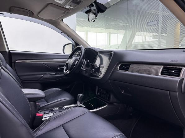 Mitsubishi Outlander III Рестайлинг 3 с пробегом 2019 года, цена 2 400 000 рублей, 105500 км, внедорожник, Автокод Объявления