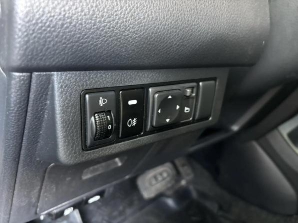 Nissan Tiida I Рестайлинг с пробегом 2012 года, цена 709 000 рублей, 261421 км, хэтчбек, Автокод Объявления