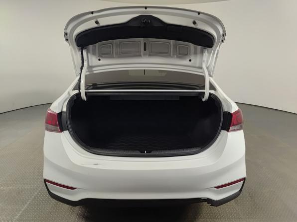 Hyundai Solaris II с пробегом 2017 года, цена 935 000 рублей, 150000 км, седан, Автокод Объявления
