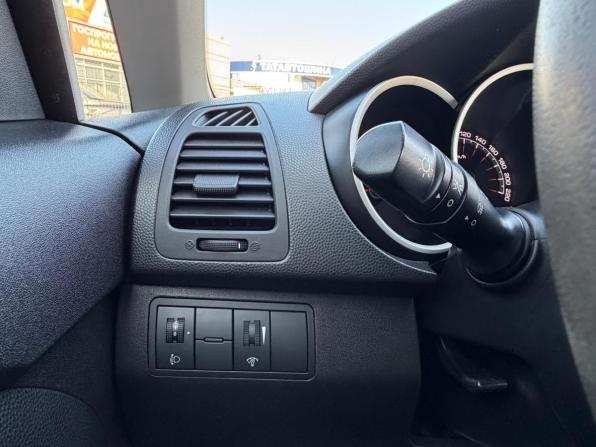 Kia Venga I Рестайлинг с пробегом 2014 года, цена 1 020 000 рублей, 134000 км, компактвэн, Автокод Объявления