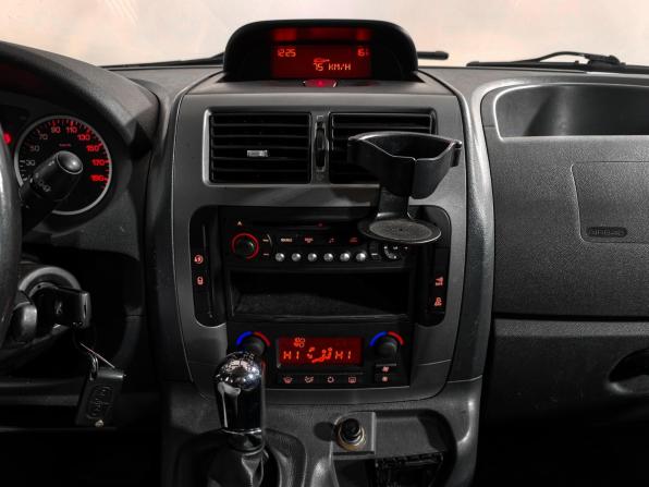 Peugeot Expert II Рестайлинг с пробегом 2015 года, цена 940 000 рублей, 278500 км, минивэн, Автокод Объявления