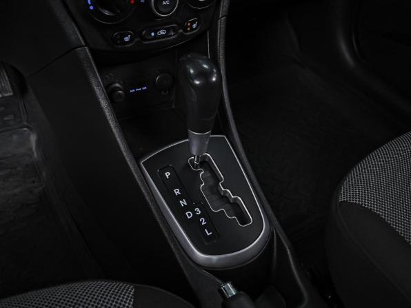 Hyundai Solaris I с пробегом 2013 года, цена 899 000 рублей, 177237 км, седан, Автокод Объявления