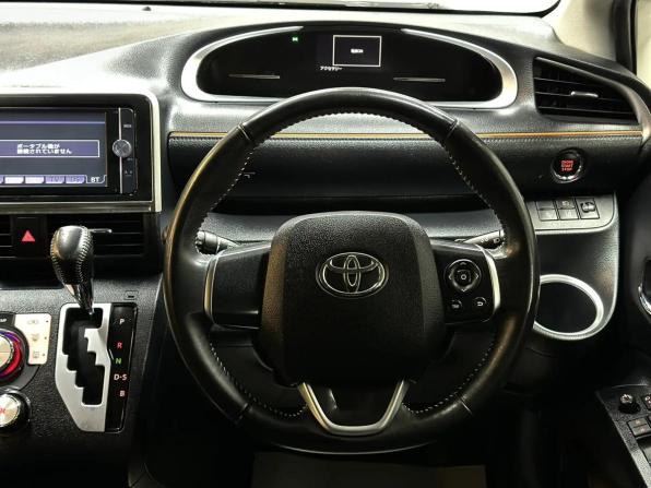 Toyota Sienta II Рестайлинг с пробегом 2020 года, цена 1 677 000 рублей, 32000 км, минивэн, Автокод Объявления