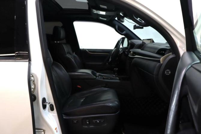 Lexus LX III Рестайлинг 2 с пробегом 2019 года, цена 8 990 000 рублей, 224142 км, внедорожник, Автокод Объявления