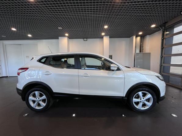 Nissan Qashqai II с пробегом 2016 года, цена 2 045 000 рублей, 27673 км, внедорожник, Автокод Объявления