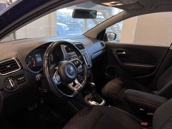 Volkswagen Polo V Рестайлинг с пробегом 2019 года, цена 1 365 000 рублей, 141471 км, седан, Автокод Объявления