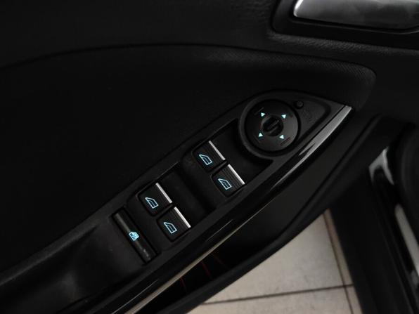 Ford Focus III Рестайлинг с пробегом 2017 года, цена 1 290 000 рублей, 141000 км, универсал, Автокод Объявления