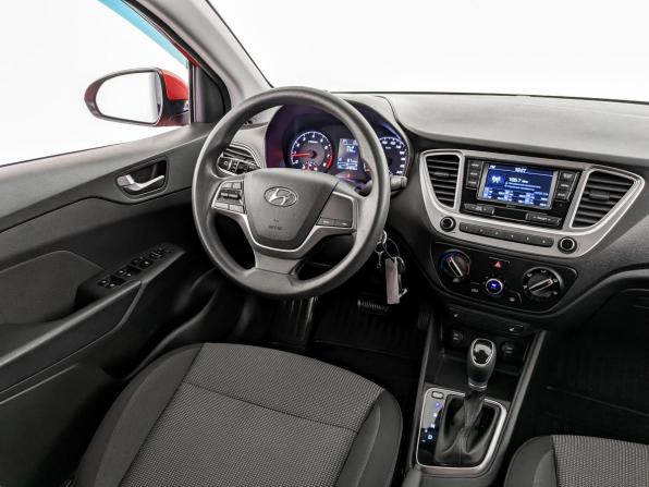 Hyundai Solaris II Рестайлинг с пробегом 2021 года, цена 1 600 000 рублей, 64845 км, седан, Автокод Объявления