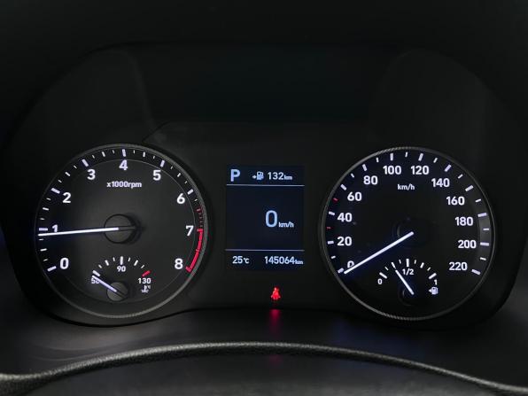 Hyundai Solaris II с пробегом 2018 года, цена 1 310 000 рублей, 145000 км, седан, Автокод Объявления
