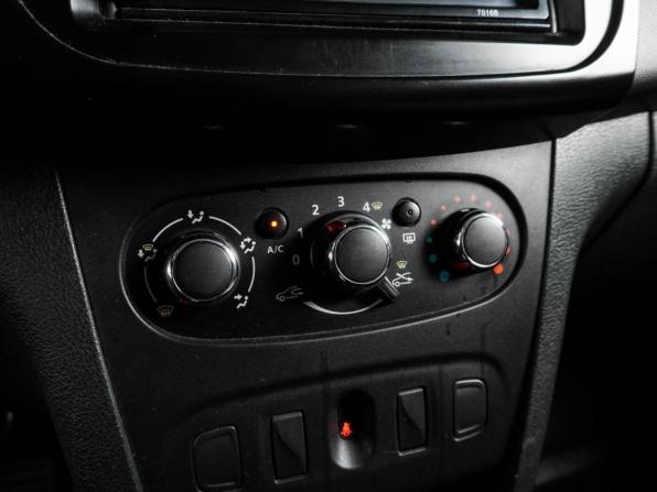 Renault Logan II с пробегом 2016 года, цена 779 000 рублей, 148040 км, седан, Автокод Объявления