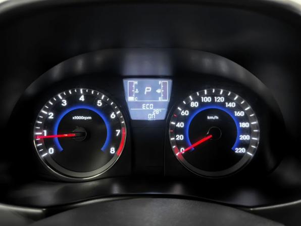 Hyundai Solaris I Рестайлинг с пробегом 2015 года, цена 850 000 рублей, 125312 км, хэтчбек, Автокод Объявления