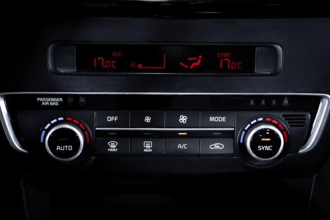Kia Optima IV Рестайлинг с пробегом 2019 года, цена 1 349 000 рублей, 194979 км, седан, Автокод Объявления