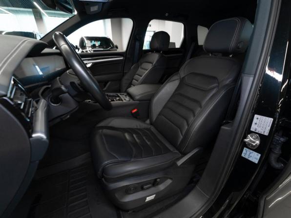 Volkswagen Touareg III Рестайлинг с пробегом 2024 года, цена 9 750 000 рублей, 29732 км, внедорожник, Автокод Объявления