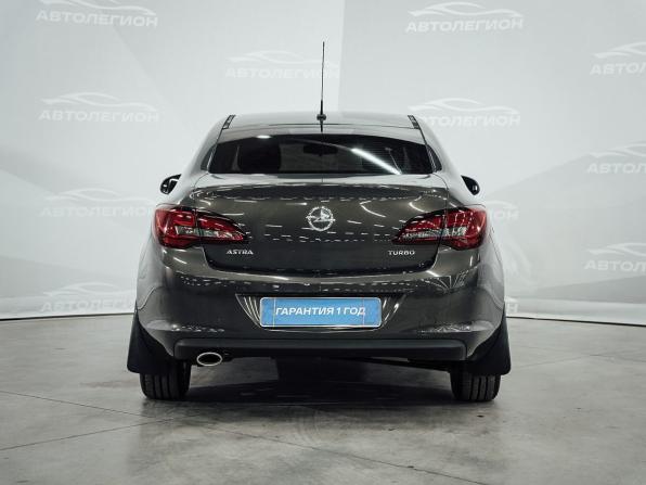Opel Astra J Рестайлинг с пробегом 2014 года, цена 940 000 рублей, 116000 км, седан, Автокод Объявления