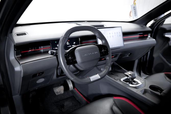 JETOUR DASHING I с пробегом 2023 года, цена 2 200 000 рублей, 31900 км, внедорожник, Автокод Объявления