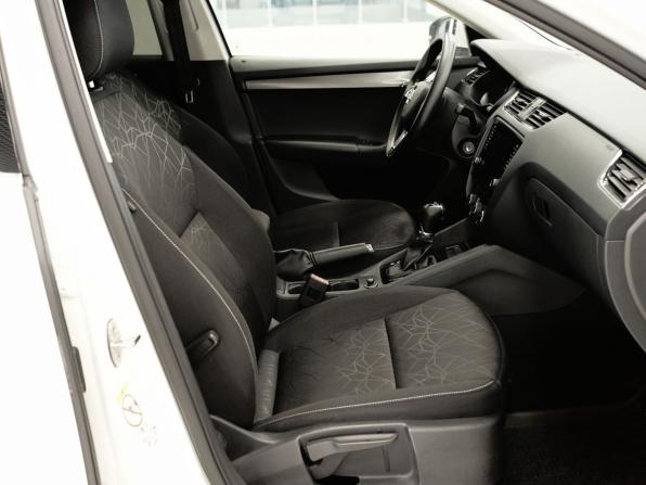 Skoda Octavia III (A7) Рестайлинг с пробегом 2020 года, цена 1 587 000 рублей, 217000 км, лифтбек, Автокод Объявления