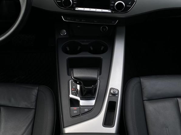 Audi A4 V (B9) Рестайлинг с пробегом 2020 года, цена 2 129 000 рублей, 168836 км, седан, Автокод Объявления