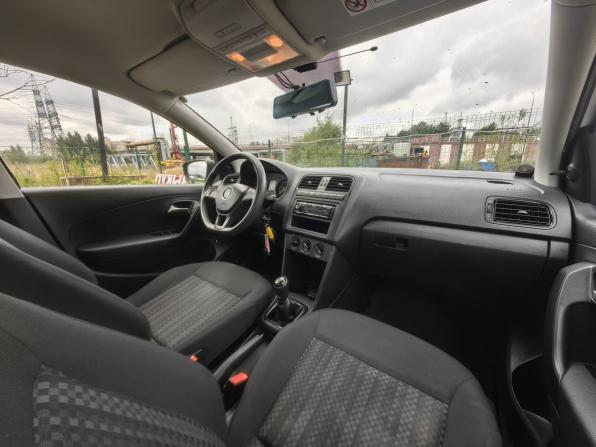 Volkswagen Polo V Рестайлинг с пробегом 2018 года, цена 789 000 рублей, 190000 км, седан, Автокод Объявления