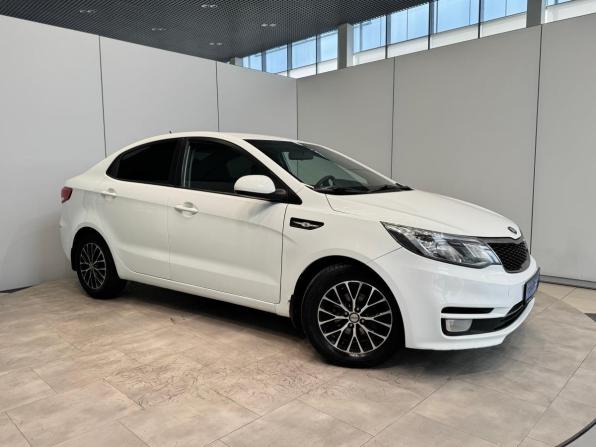 Kia Rio III Рестайлинг с пробегом 2015 года, цена 1 090 000 рублей, 168077 км, седан, Автокод Объявления