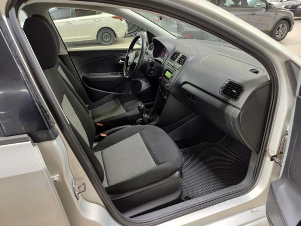 Volkswagen Polo V с пробегом 2013 года, цена 500 000 рублей, 290916 км, седан, Автокод Объявления