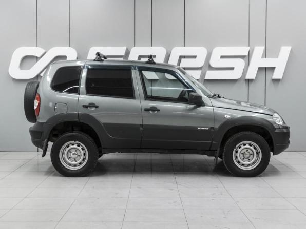Chevrolet Niva I Рестайлинг с пробегом 2018 года, цена 699 000 рублей, 107903 км, внедорожник, Автокод Объявления