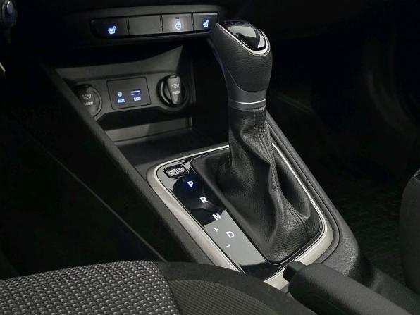 Hyundai Solaris II с пробегом 2018 года, цена 1 265 000 рублей, 133435 км, седан, Автокод Объявления