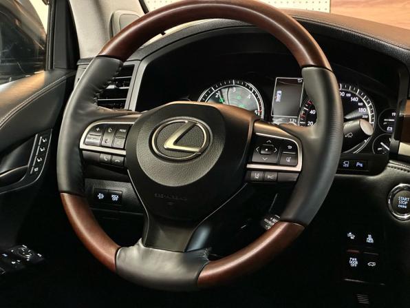 Lexus LX III Рестайлинг 2 с пробегом 2015 года, цена 6 499 900 рублей, 173434 км, внедорожник, Автокод Объявления