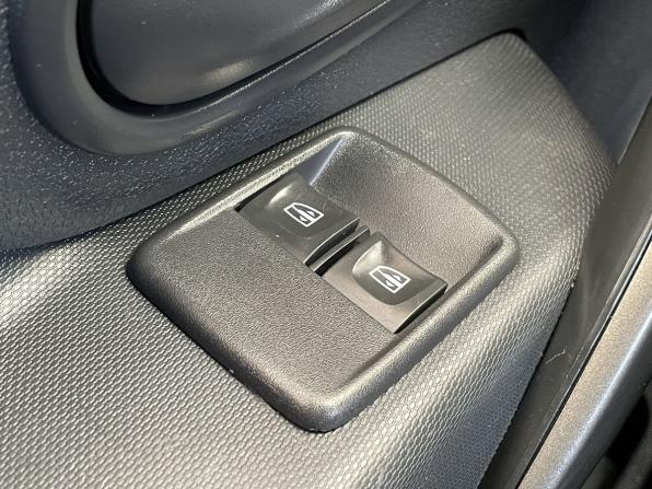 Renault Logan II Рестайлинг с пробегом 2021 года, цена 1 057 000 рублей, 57044 км, седан, Автокод Объявления