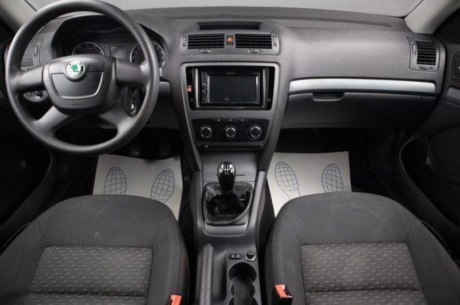 Skoda Octavia II (A5) Рестайлинг с пробегом 2011 года, цена 699 000 рублей, 242000 км, лифтбек, Автокод Объявления