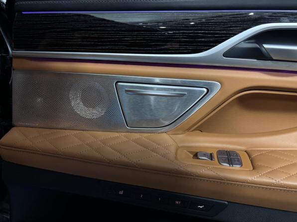 BMW 7 серии VI (G11/G12) Рестайлинг с пробегом 2022 года, цена 6 400 000 рублей, 144309 км, седан, Автокод Объявления