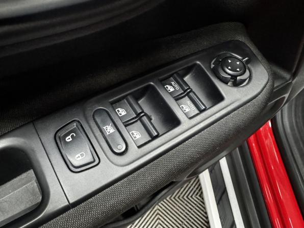 Jeep Renegade I Рестайлинг с пробегом 2020 года, цена 2 060 000 рублей, 33893 км, внедорожник, Автокод Объявления