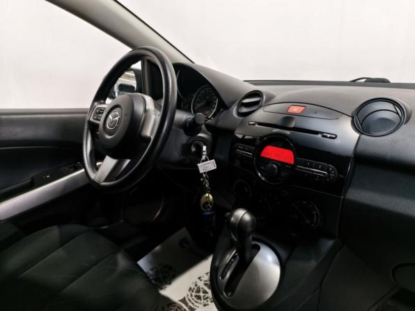 Mazda 2 II Рестайлинг (DE2) с пробегом 2011 года, цена 894 400 рублей, 101217 км, хэтчбек, Автокод Объявления