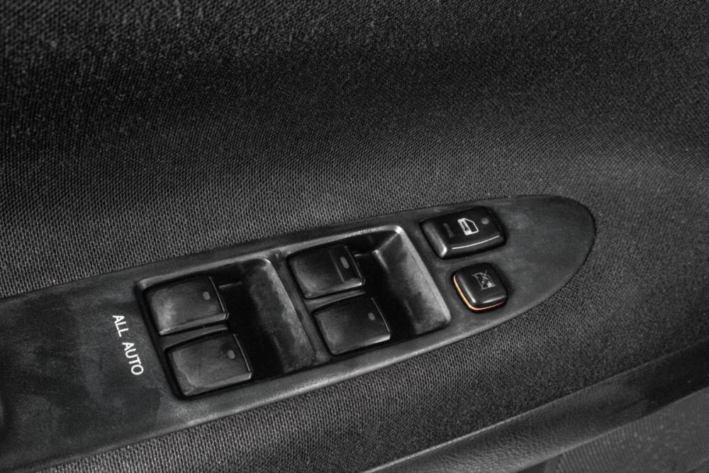 Toyota Avensis Verso I Сургут  - изображение 8